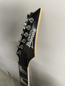 Электрогитара Ibanez (2 фото из 4)