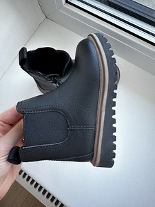 Обувь детская H&M 22р (1 фото из 4)