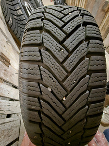 Диски, шины Micelin, новые оригинальные Toyota. (7 фото из 9)