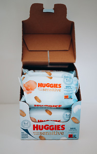 Huggies Pure Extra Care Baby Sensitive Wipes упаковка из 8 x (2 фото из 3)