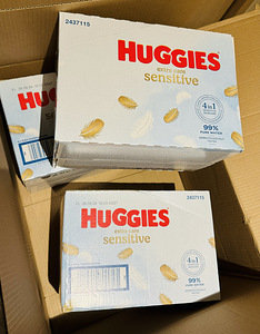 Huggies Pure Extra Care Baby Sensitive Wipes упаковка из 8 x (3 фото из 3)