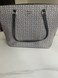 Оригинальная сумка Guess (1 фото из 3)