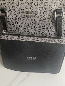 Оригинальная сумка Guess (2 фото из 3)