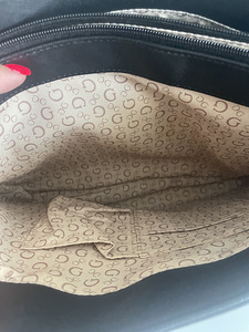 Оригинальная сумка Guess (3 фото из 3)