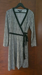 Tommy Hilfiger kleit (1 foto / 3)