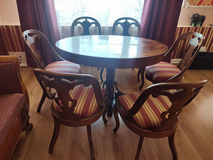 Biidermeier stiilis söögilaud ja kuus tooli (2 foto / 6)