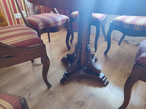 Biidermeier stiilis söögilaud ja kuus tooli (5 foto / 6)
