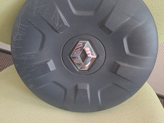 Продаются оригинальные колпаки для фургона Renault
