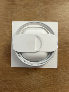 Apple airpods 3 (5 фото из 5)