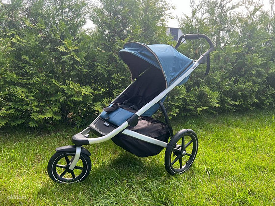 Thule Urban Glide 2 Синяя коляска