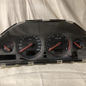 Блок спидометра для Volvo 2000 года