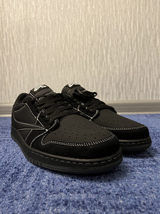 Travis Scott Air Jordan 1 Low OG “Black Fantom” (1 foto / 9)