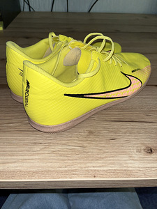 Sisejalgpalli saapad Nike mercurial (1 foto / 3)