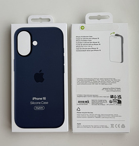 Apple iPhone 16 Silicone Case with Magsafe (5 фото из 10)