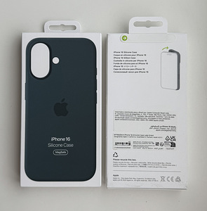 Apple iPhone 16 Silicone Case with Magsafe (6 фото из 10)