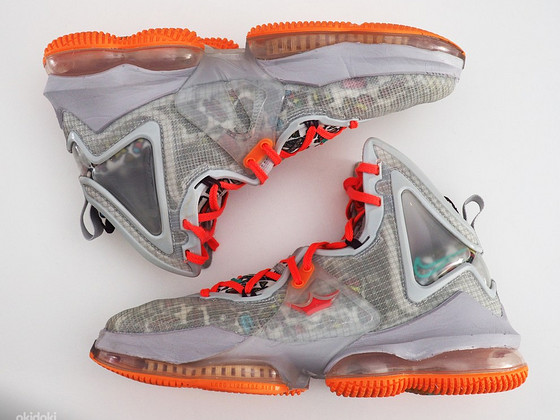 Кроссовки NIKE Lebron 19 FAST FOOD 40,5