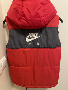 Nike soe vest,suurus 116/122 cm,originaal (2 foto / 3)