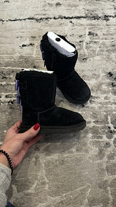 Детские оригинальные UGG на девочку размер 26 (2 фото из 2)
