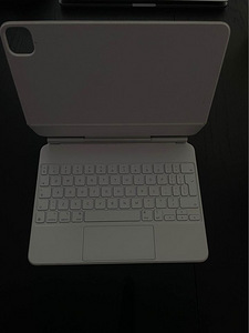 Magic Keyboard для iPad Air 11-дюймов - американская английс (1 фото из 4)