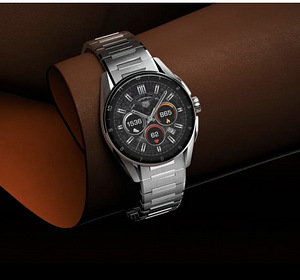 TAG Heuer Connected Calibre E4 с металлическим браслетом, 45 (5 фото из 6)