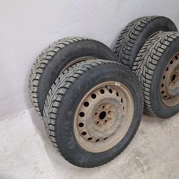 Müün rattaid koos velgedega. Kasutatud.