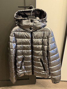 Зимняя куртка GUESS (6 фото из 10)