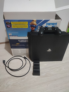 Игровая приставка PS4 1TB Pro (1 фото из 3)