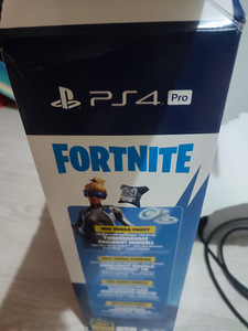 Игровая приставка PS4 1TB Pro (2 фото из 3)