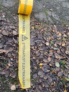 Hoiatuslint "Ettevaatust, elektrikaabel!" (1 foto / 2)