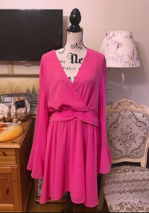 Boohoo uus väga ilus kleit s 48 , 3xl, 20 , (1 foto / 3)