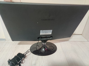 Monitor Samsung (2 foto / 2)