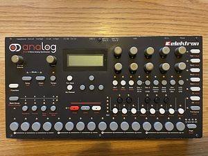 Синтезатор Elektron Analog Four (1 фото из 8)