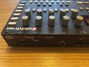 Синтезатор Elektron Analog Four (3 фото из 8)