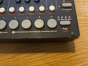 Синтезатор Elektron Analog Four (5 фото из 8)