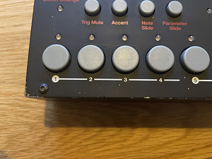Синтезатор Elektron Analog Four (6 фото из 8)