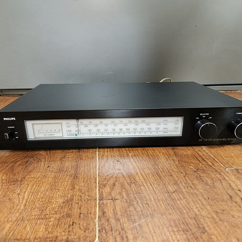 Philips AH170 HiFi AM-FM стерео тюнер