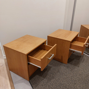 Тумбочки 2 шт. (3 фото из 3)