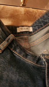 Naiste teksad Guess (1 foto / 3)