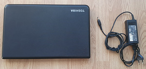 15,6" Toshiba Satellite C-50-A-19T + зарядное устройство (1 фото из 8)