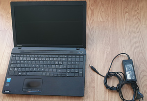 15,6" Toshiba Satellite C-50-A-19T + зарядное устройство (2 фото из 8)