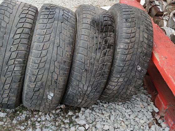 Veljed + rehvid 235/65 R17 mers