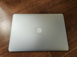 Macbook Air 13 :2015, i5,4GB,128GB (2 foto / 3)