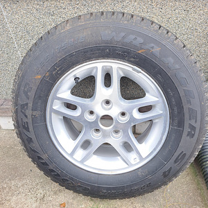JEEP GRAND CHEROKEE 2004 WJ 9mm. Varurattas. (1 foto / 2)