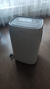 Mobiilne konditsioneer Tesla TTKA-12CHW (1 foto / 5)