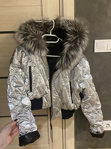 Продам куртку (3 фото из 3)