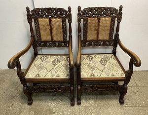 Антикварные кресла 2 шт (2 фото из 10)