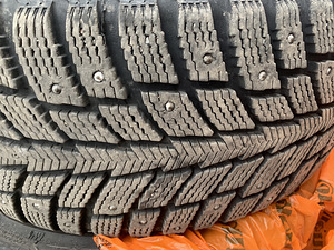 Naastrehvid Nokian 225/45 R17 valuvelgedel (SAAB) + tagavara (4 foto / 10)