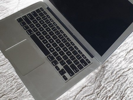 Macbook Air 2014, 13", 256GB SSD.