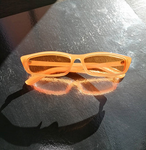 UUS!Päikeseprillid oranžid (2 foto / 2)