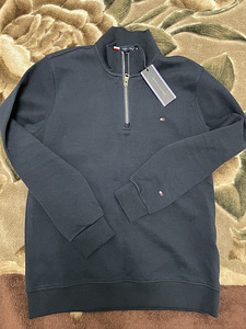 TOMMY HILFIGER (1 фото из 2)